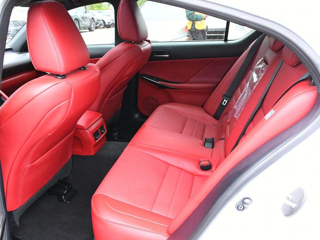 2024 Lexus IS 300 300, Toronto, Cash