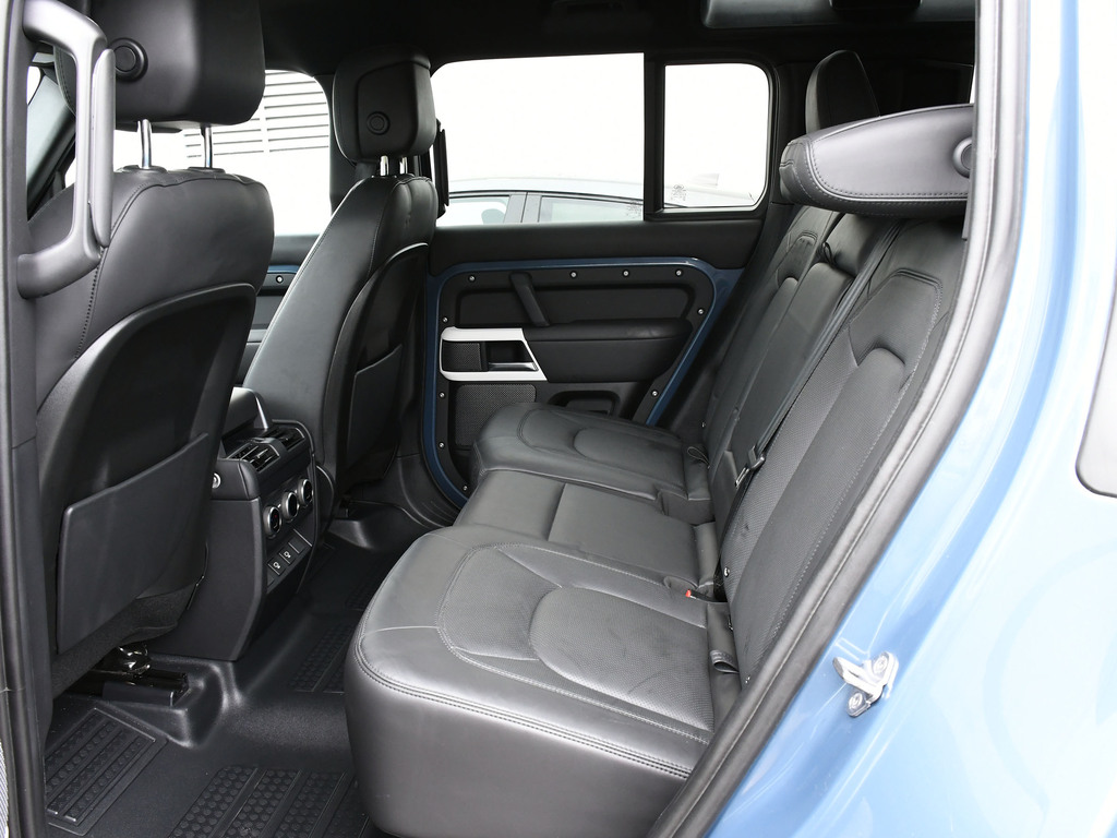 2023 Land Rover Defender 110 S, Toronto, Cash