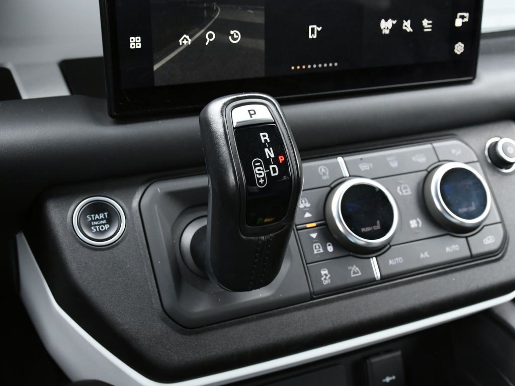 2023 Land Rover Defender 110 S, Toronto, Cash