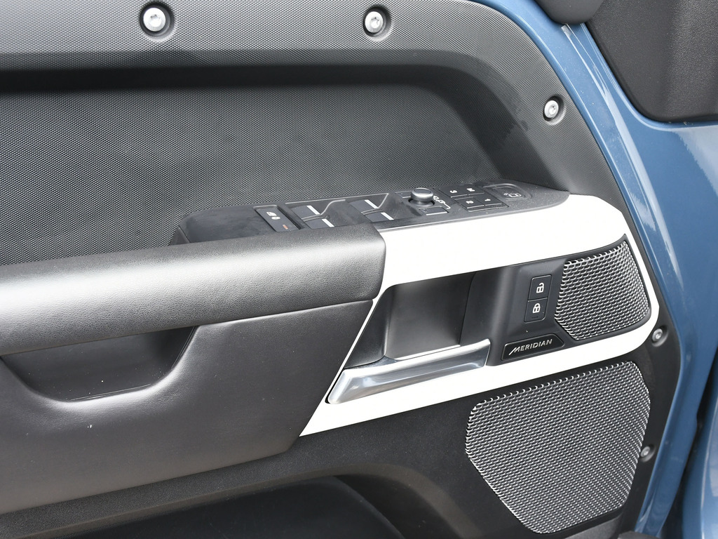 2023 Land Rover Defender 110 S, Toronto, Cash