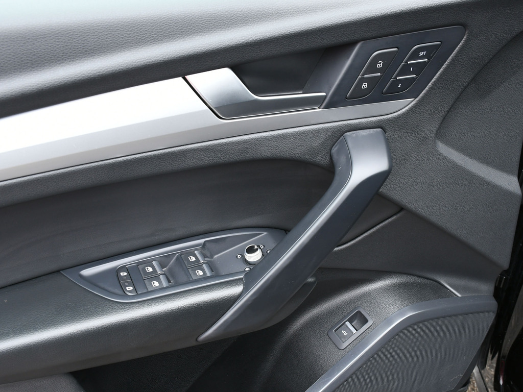2023 Audi Q5 45 Komfort, Toronto, Cash