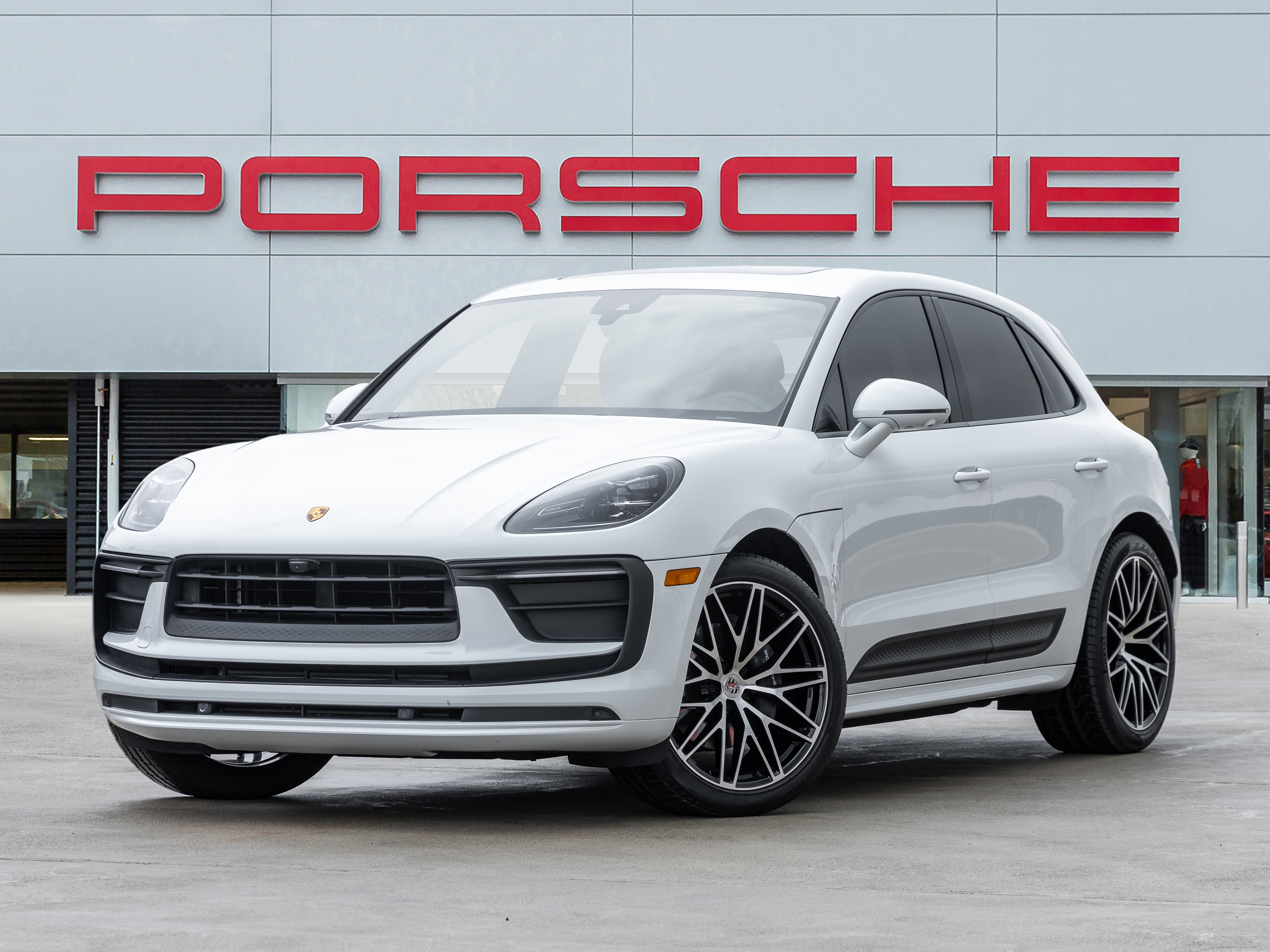 2023 Porsche Macan | Sport Exhaust | 21" Spyder Wheels