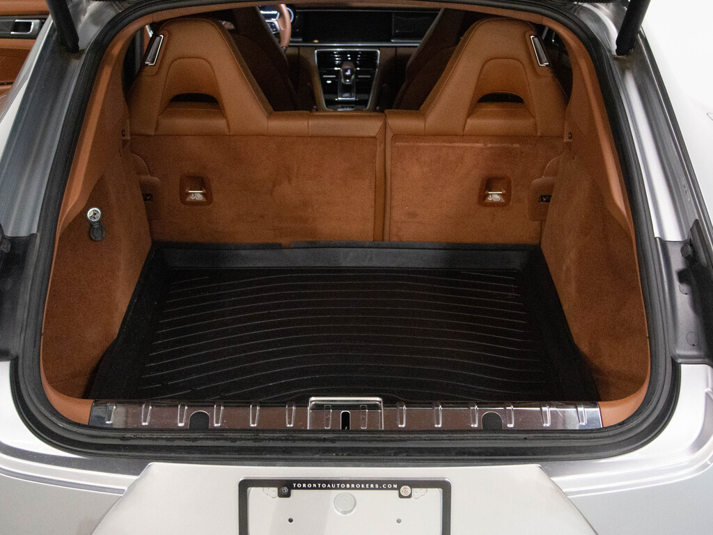 2019 Porsche Panamera GTS, Toronto, Cash