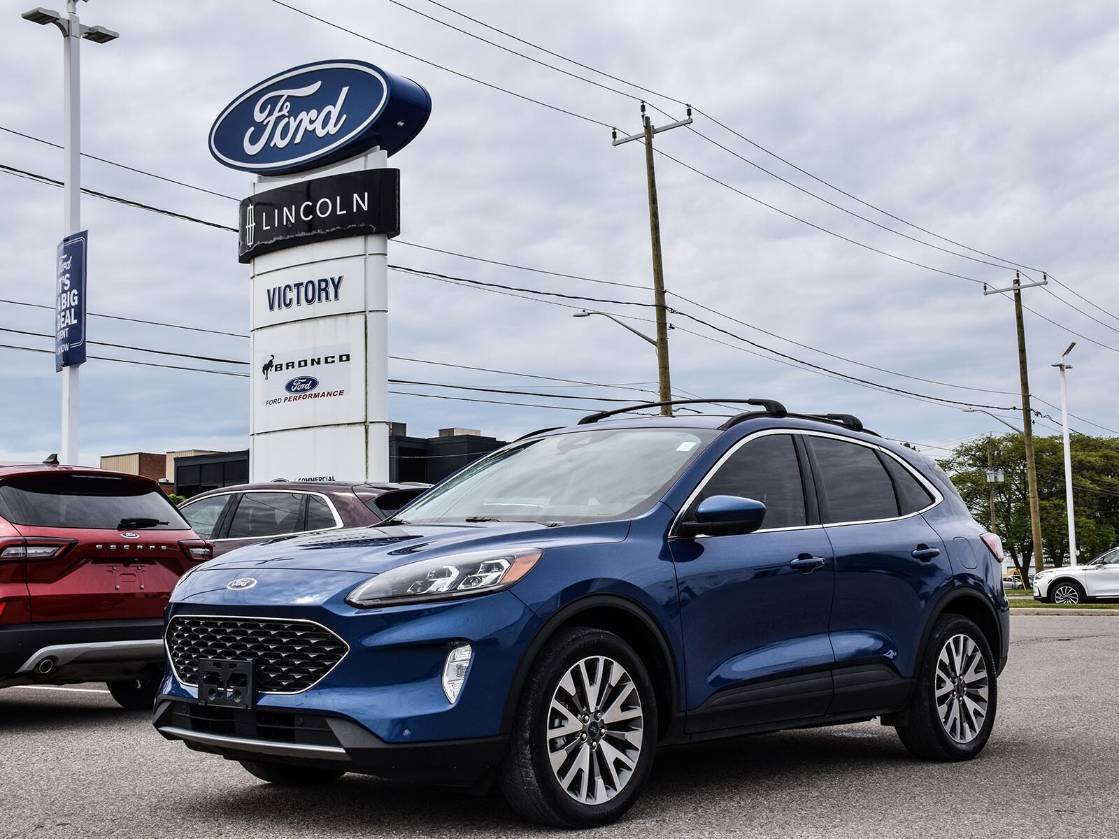2022 Ford Escape Titanium Hybrid AWD | ACC + Lane Keeping | BLIS |