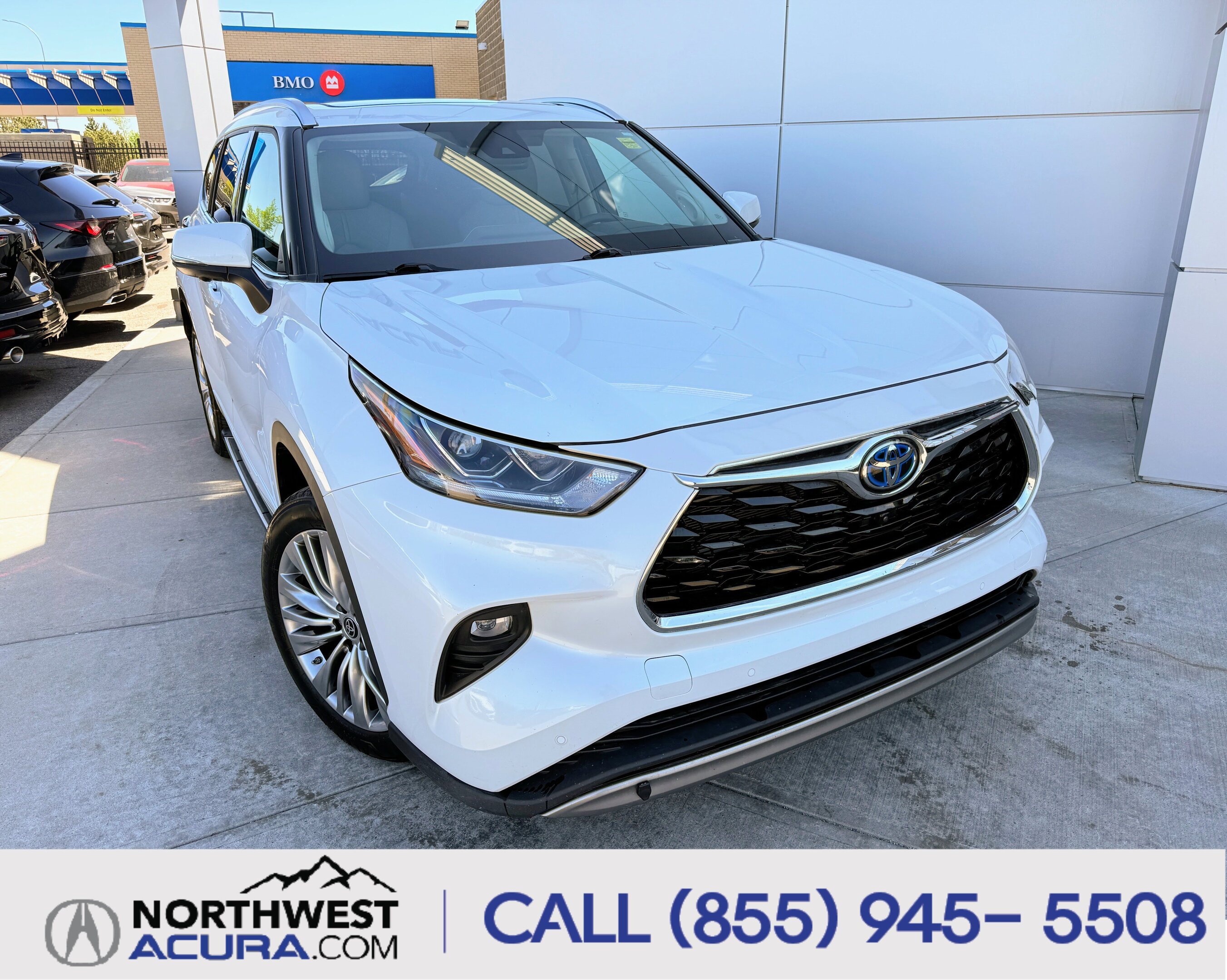 2023 Toyota Highlander Hybrid Platinum | Rare! Fully Loaded! Clean Carfax