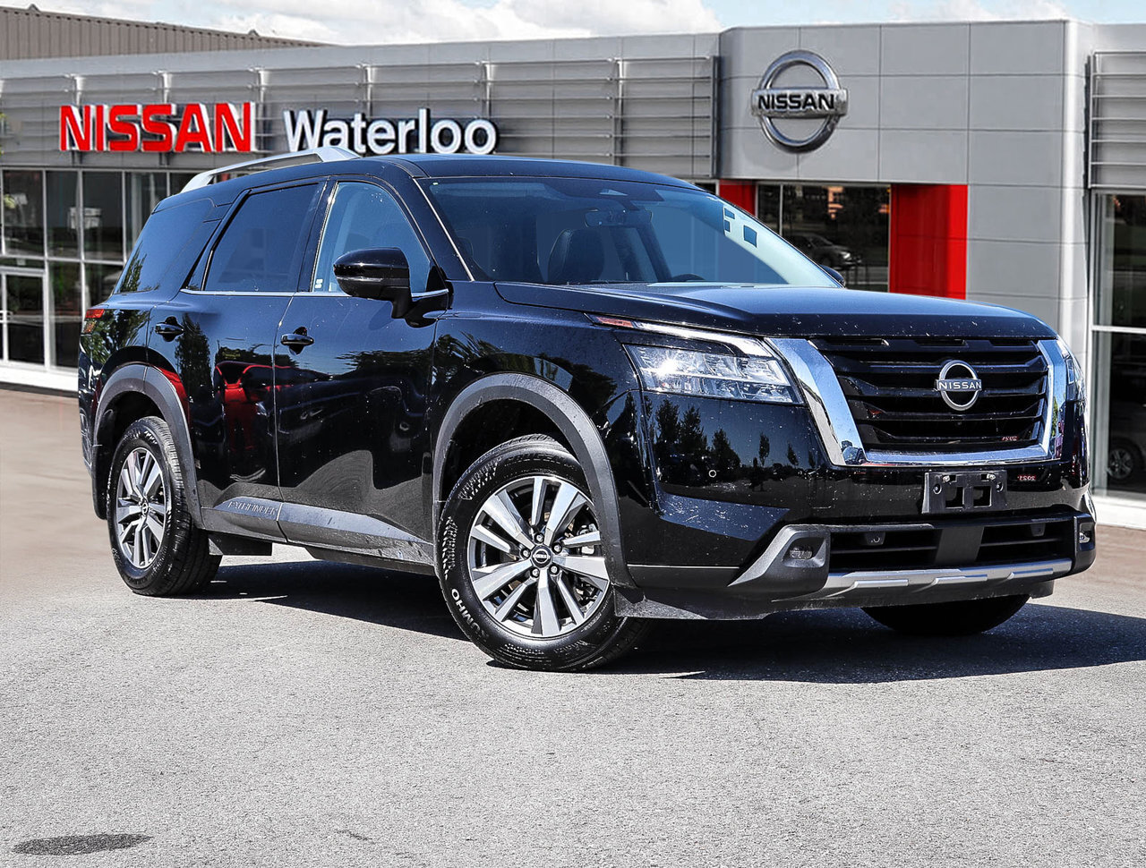 2024 Nissan Pathfinder SL