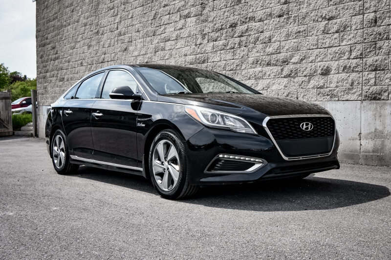 2017 Hyundai Sonata Hybrid Limited  - Sunroof - $134 B/W