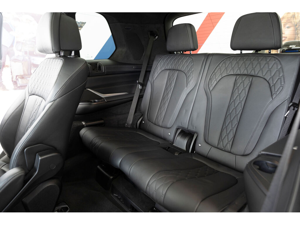 2021 BMW X7 xDrive40i, Vancouver, Cash