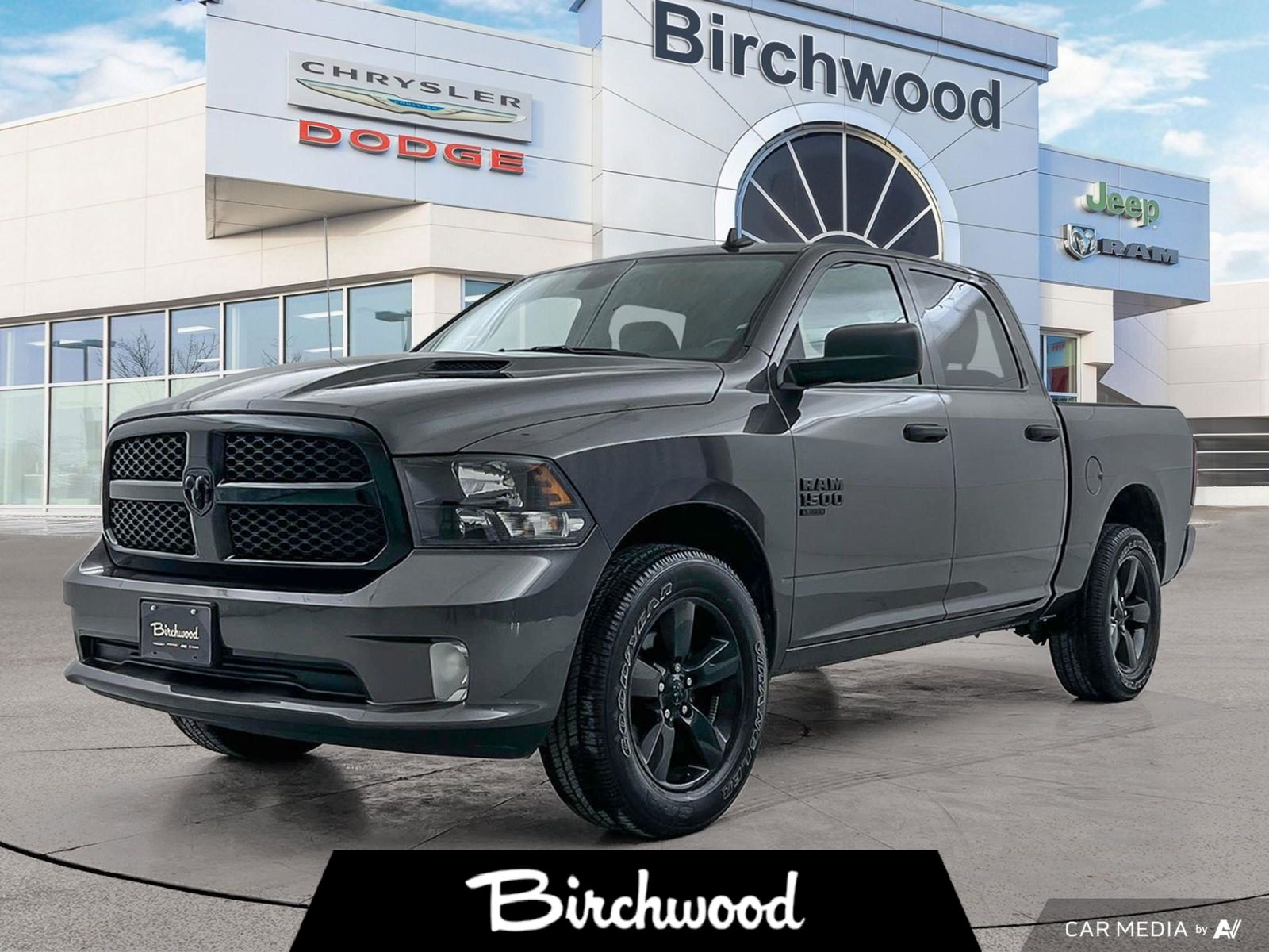 2023 Ram 1500 Classic Express | 5.99% O.A.C | No Accidents | Night Editi