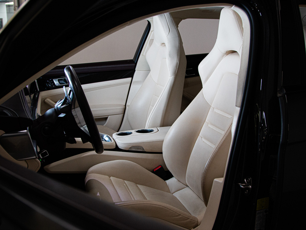 2018 Porsche Panamera E-Hybrid Sport Turismo 4, Toronto, Cash