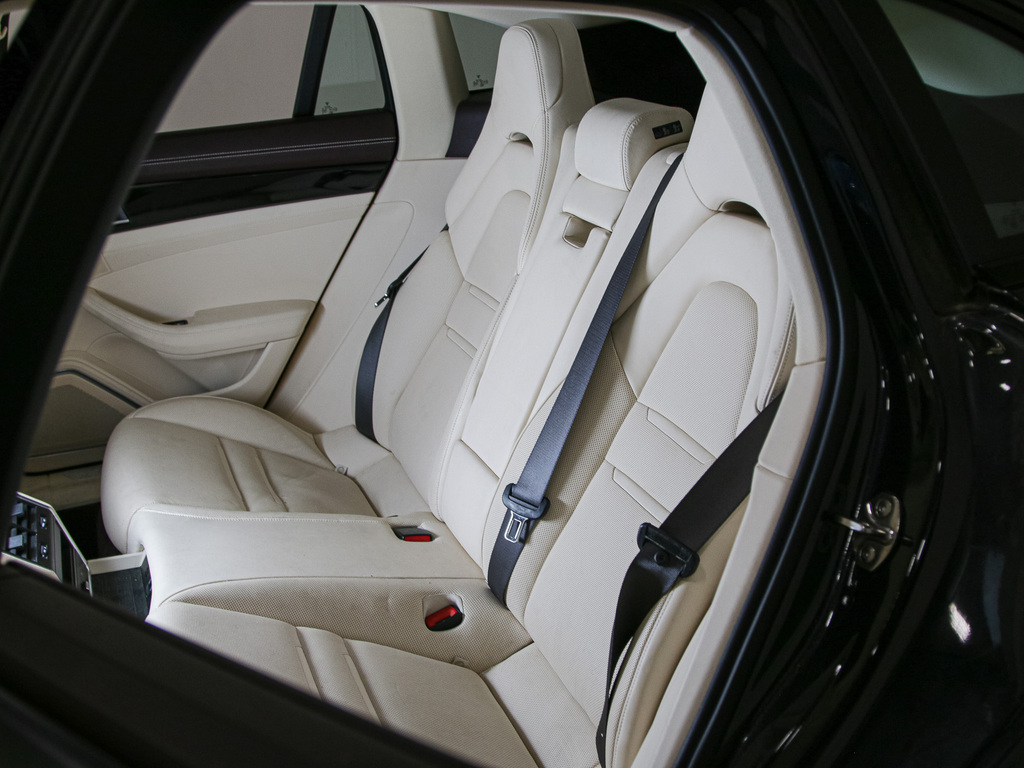 2018 Porsche Panamera E-Hybrid Sport Turismo 4, Toronto, Cash