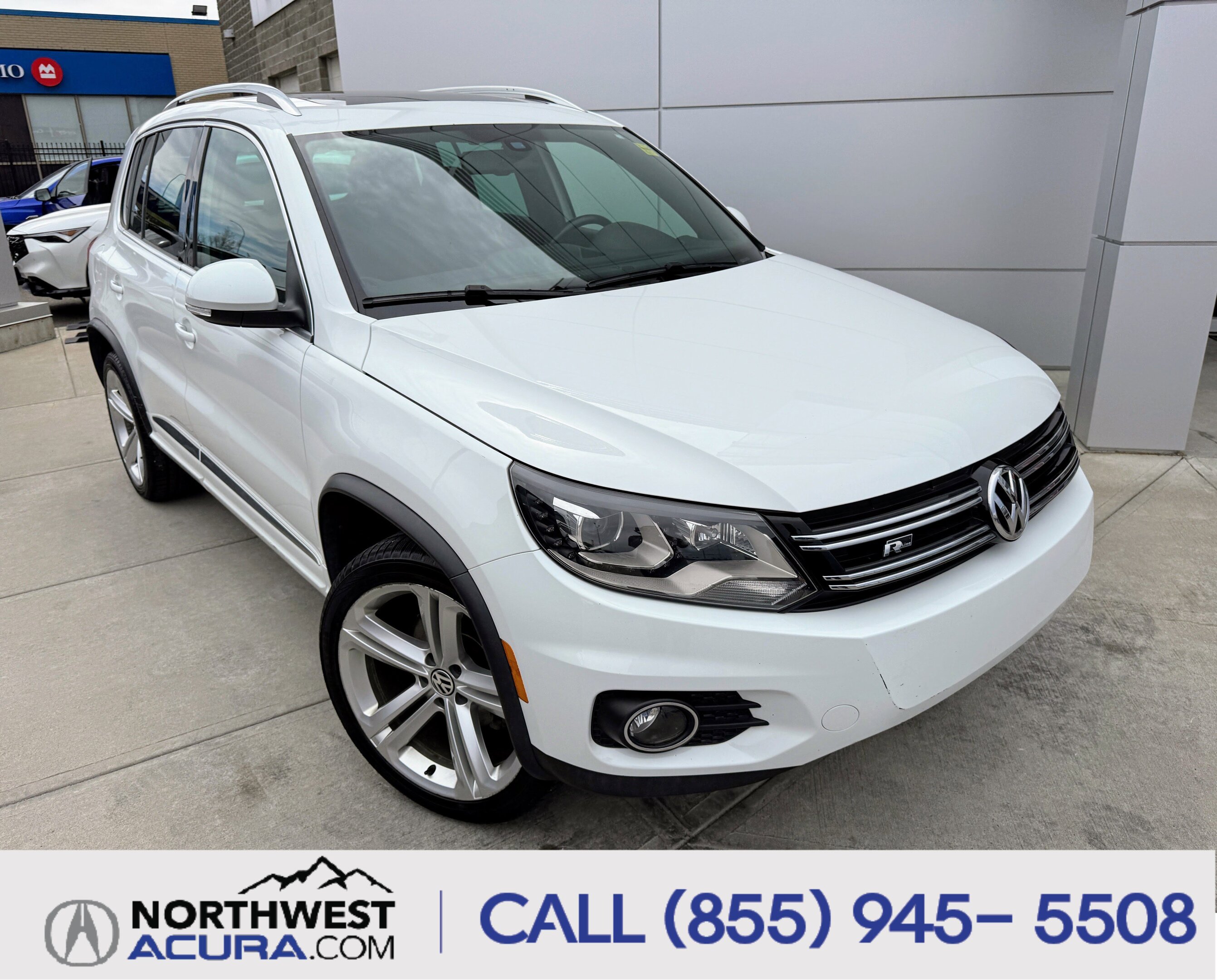 2015 Volkswagen Tiguan Highline R-Line | Fully Loaded! Clean Carfax & One