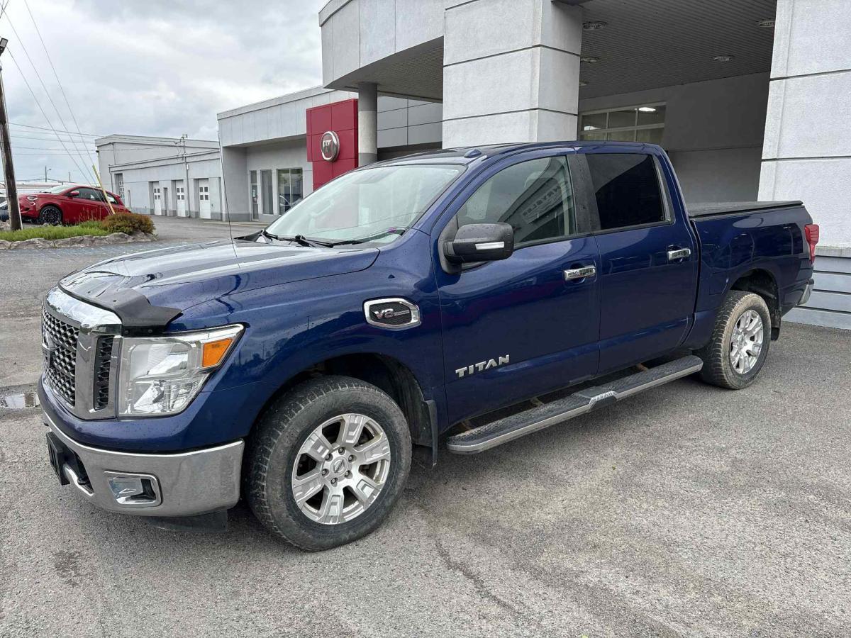 2017 Nissan Titan SL cabine double 4RM