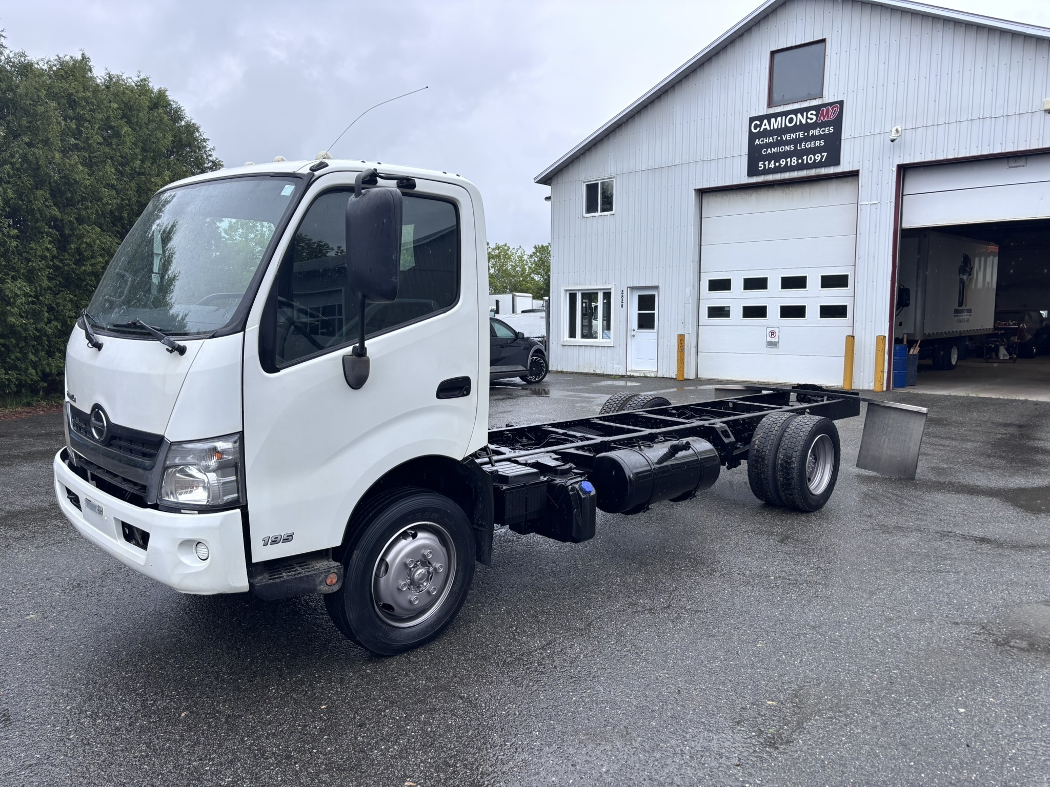 2019 Hino 195 hino, 195, CAB&CHASSIS, low milage