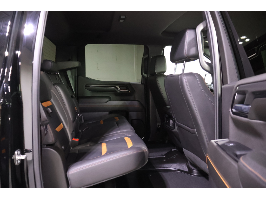 2024 GMC Sierra 1500 4WD Crew Cab 147  AT4, Toronto, Cash