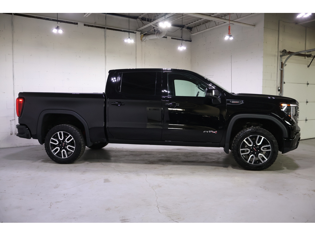 2024 GMC Sierra 1500 4WD Crew Cab 147  AT4, Toronto, Cash
