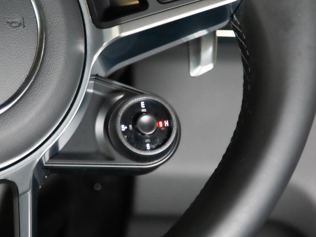 2023 Porsche Cayenne E-Hybrid Platinum Edition, Toronto, Cash