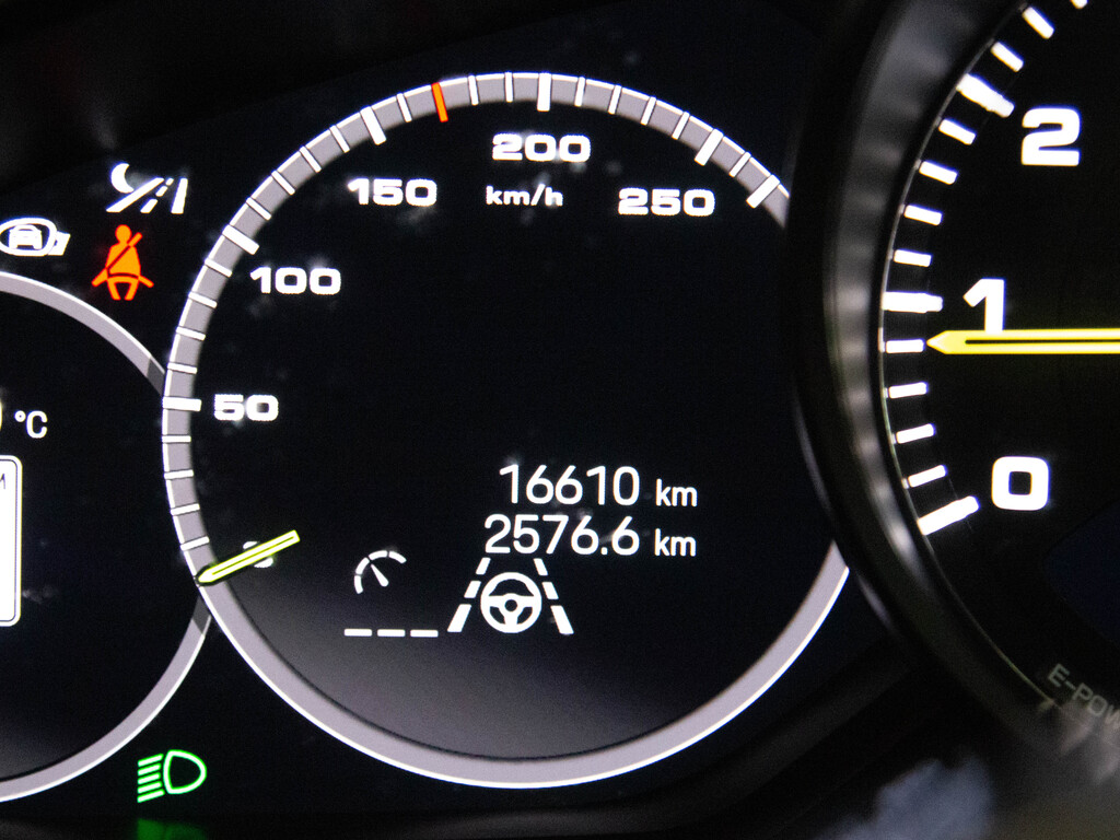 2023 Porsche Cayenne E-Hybrid Platinum Edition, Toronto, Cash