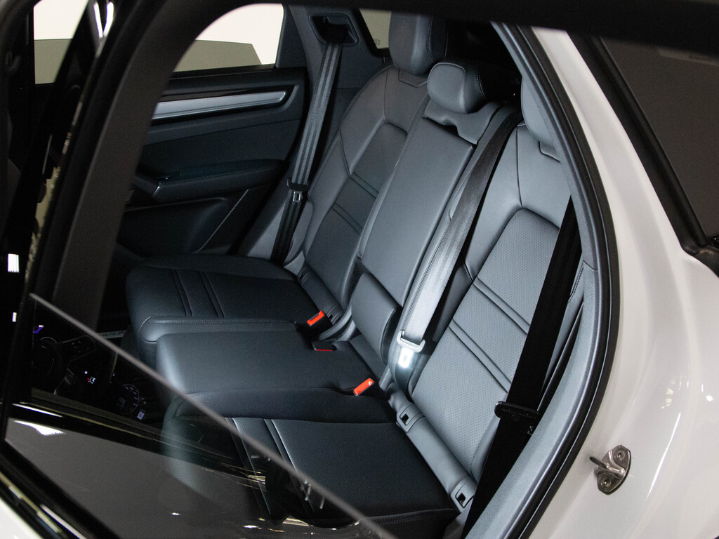 2023 Porsche Cayenne E-Hybrid Platinum Edition, Toronto, Cash