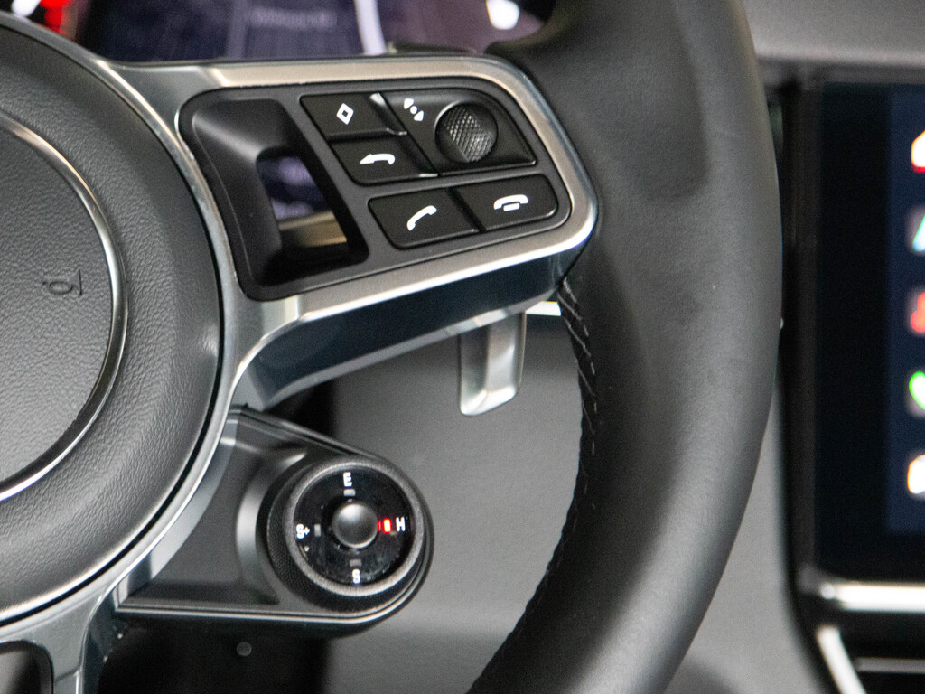 2023 Porsche Cayenne E-Hybrid Platinum Edition, Toronto, Cash