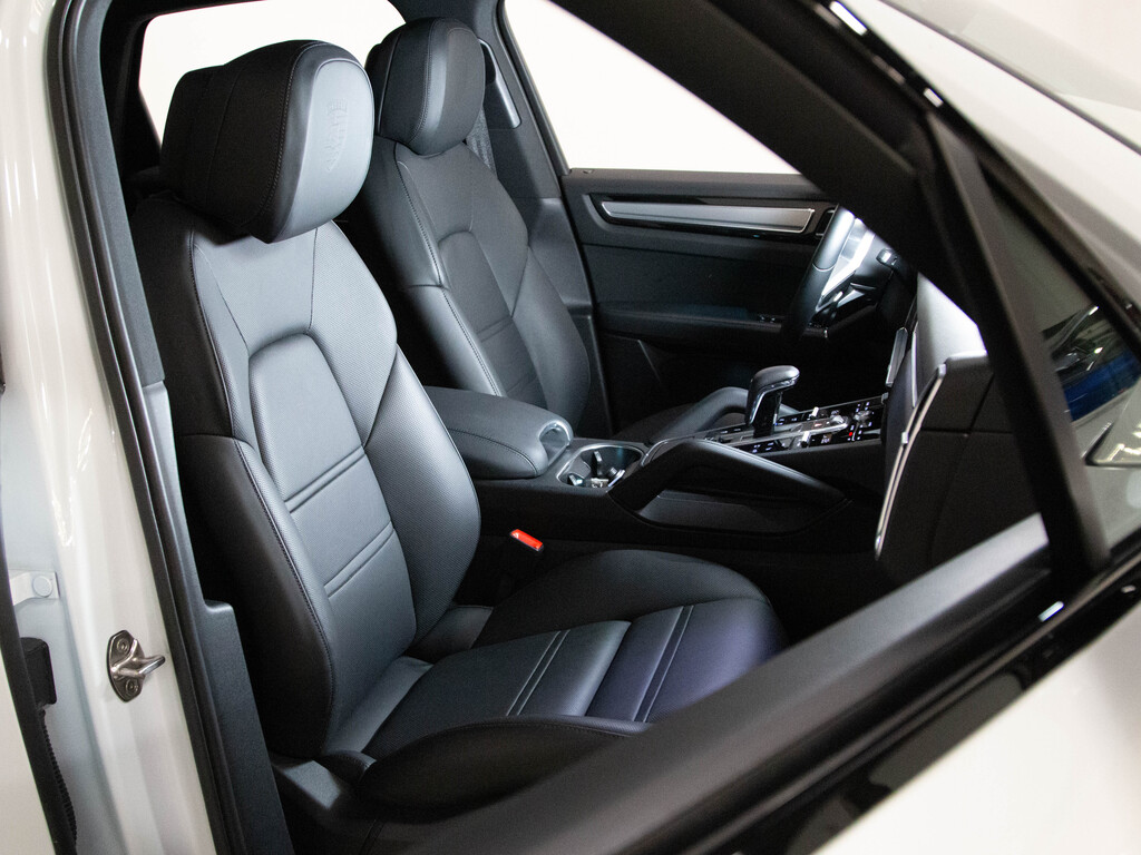 2023 Porsche Cayenne E-Hybrid Platinum Edition, Toronto, Cash