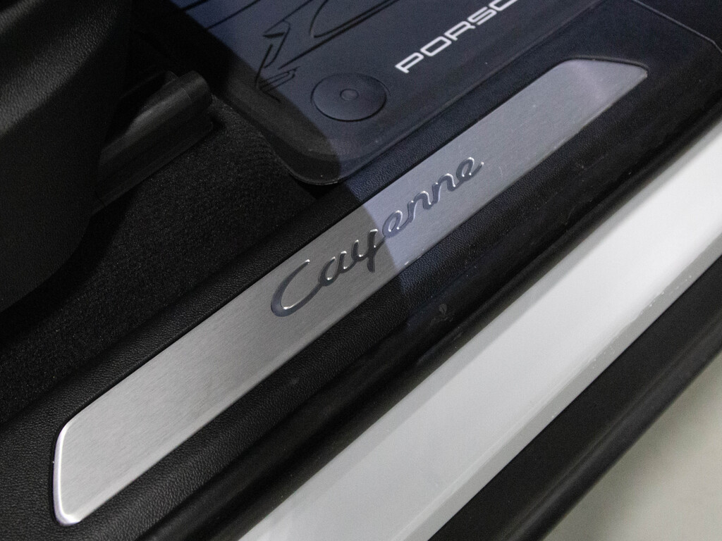 2023 Porsche Cayenne E-Hybrid Platinum Edition, Toronto, Cash