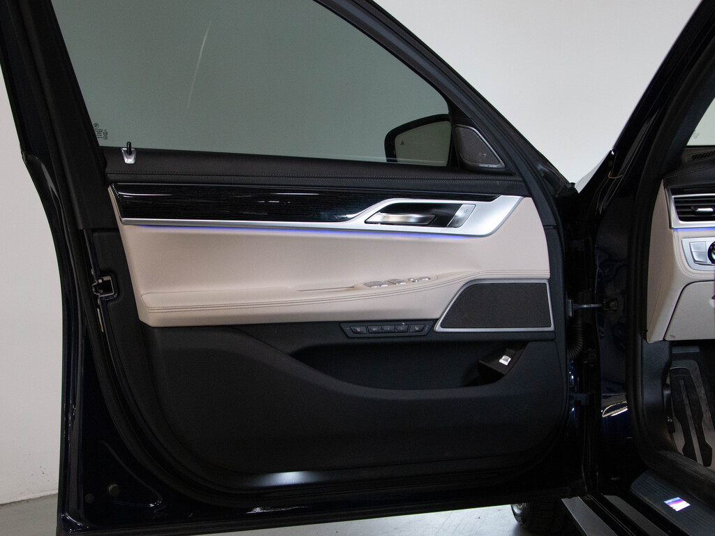 2020 BMW 750i xDrive, Toronto, Cash