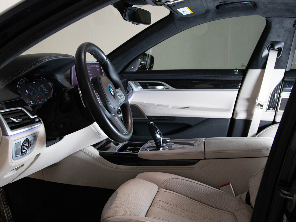 2020 BMW 750i xDrive, Toronto, Cash