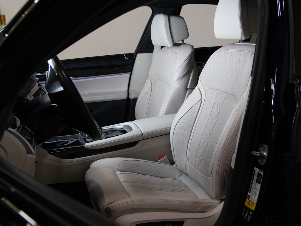 2020 BMW 750i xDrive, Toronto, Cash