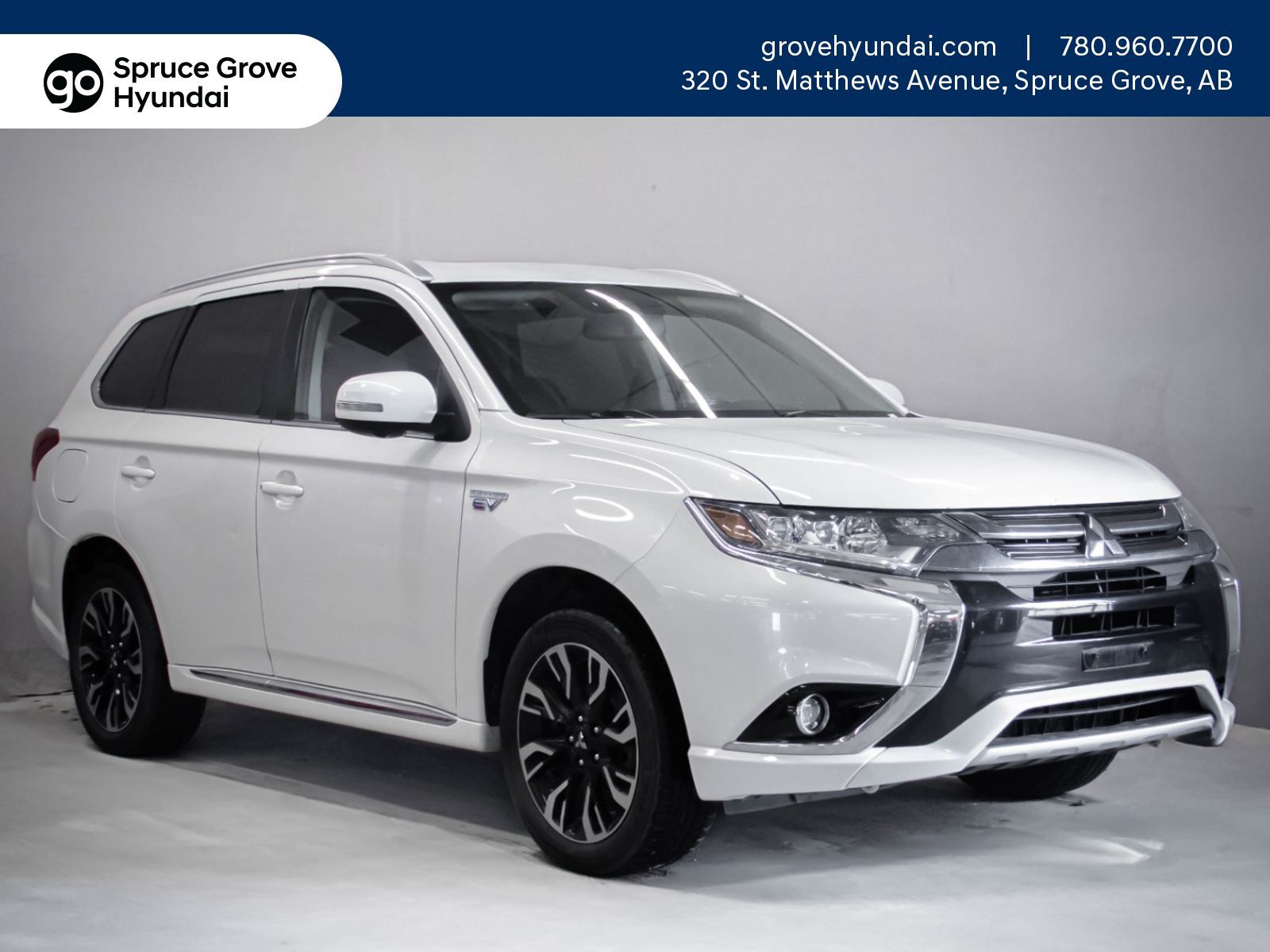 2018 Mitsubishi Outlander PHEV GT: Heated Steering Wheel, Leather, Sunroof