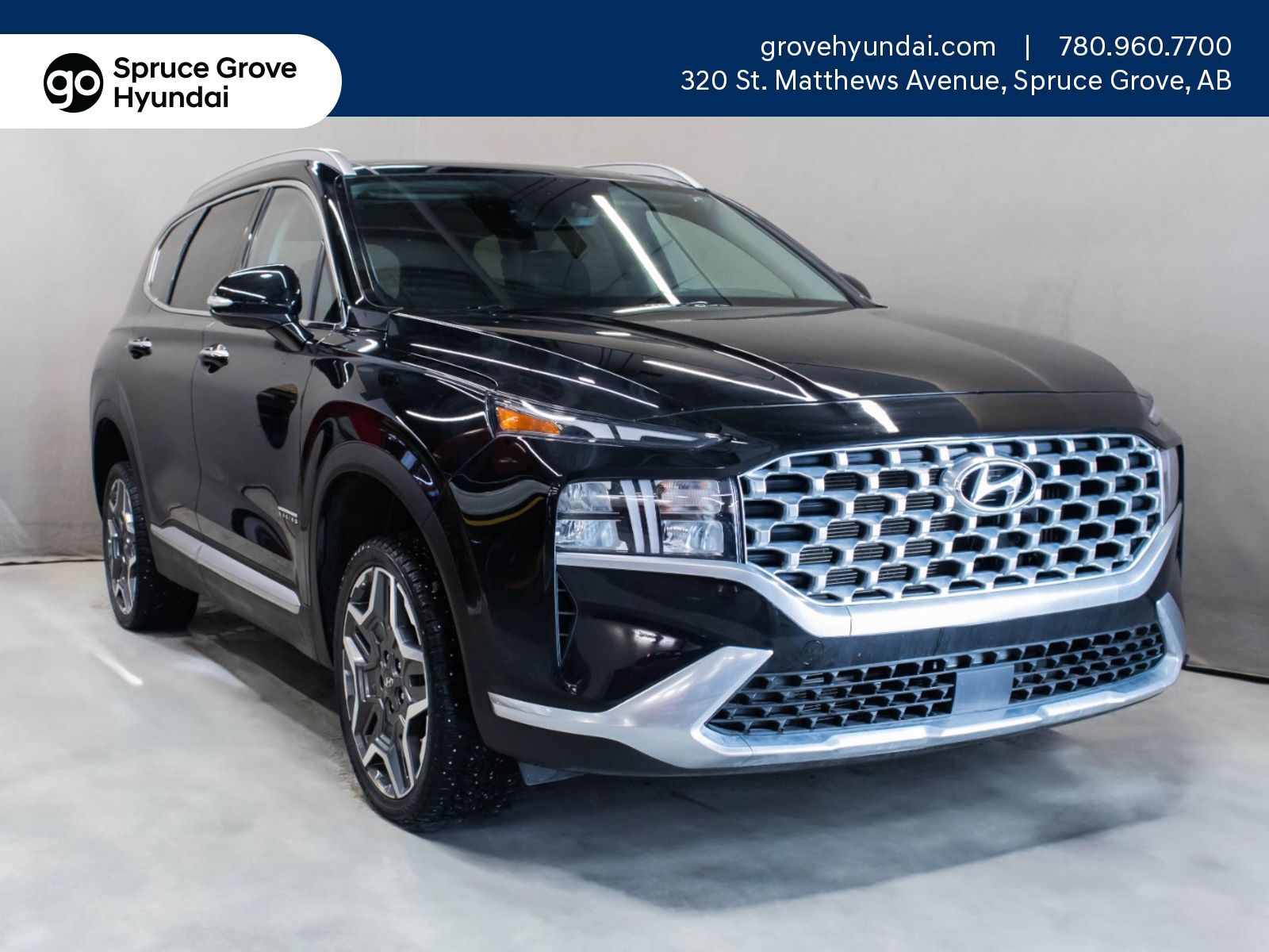 2023 Hyundai Santa Fe Hybrid Luxury: AWD, Heating and Cooling Seats, Panoramic 