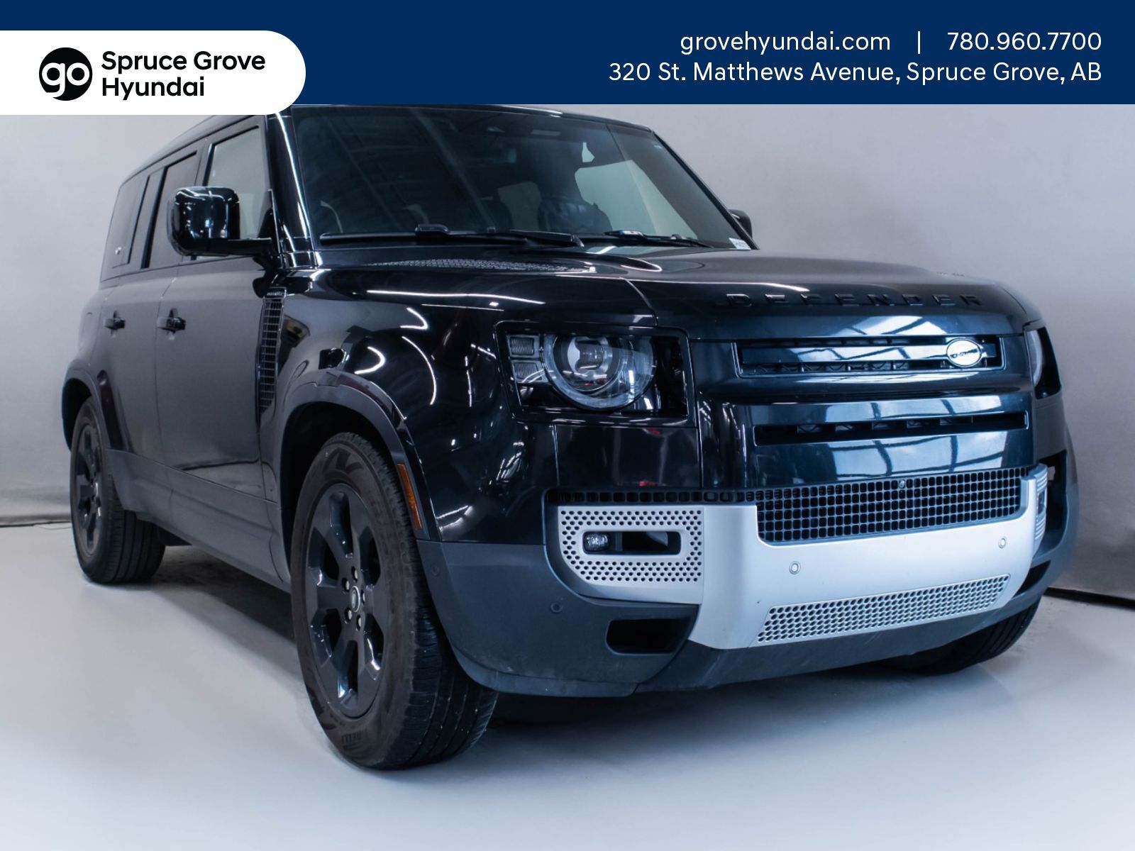 2024 Land Rover Defender S: 7 Seater, Navigation, Heating and Cooling Seats