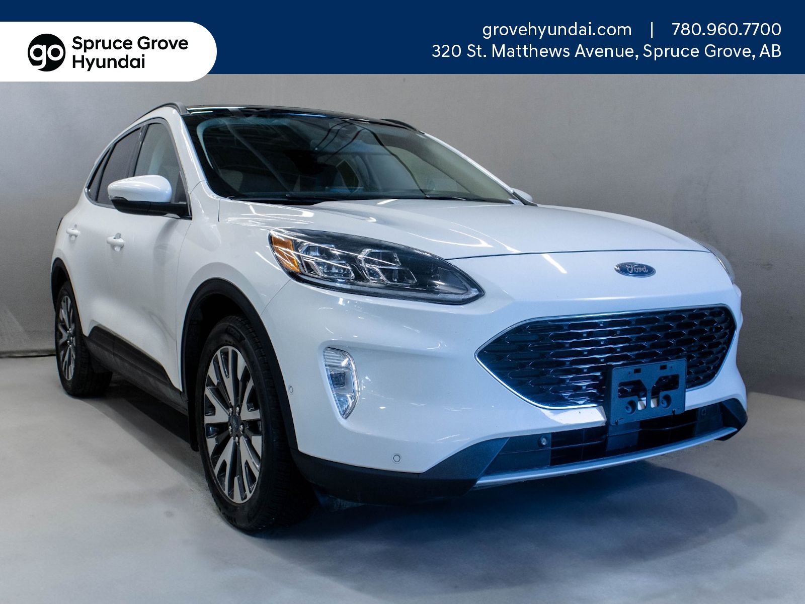2020 Ford Escape Titanium: Heated Steering, Heated Seats, HUD, NAV