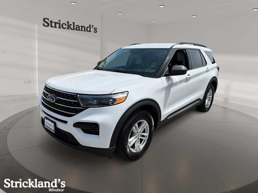 2022 Ford Explorer XLT 4WD-3 ROW 