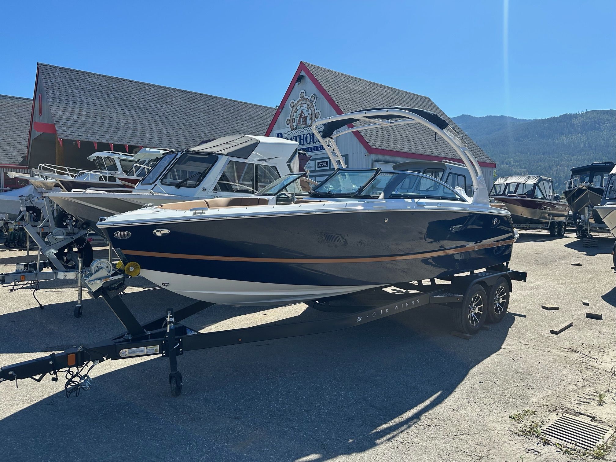 2025 Four Winns H2 