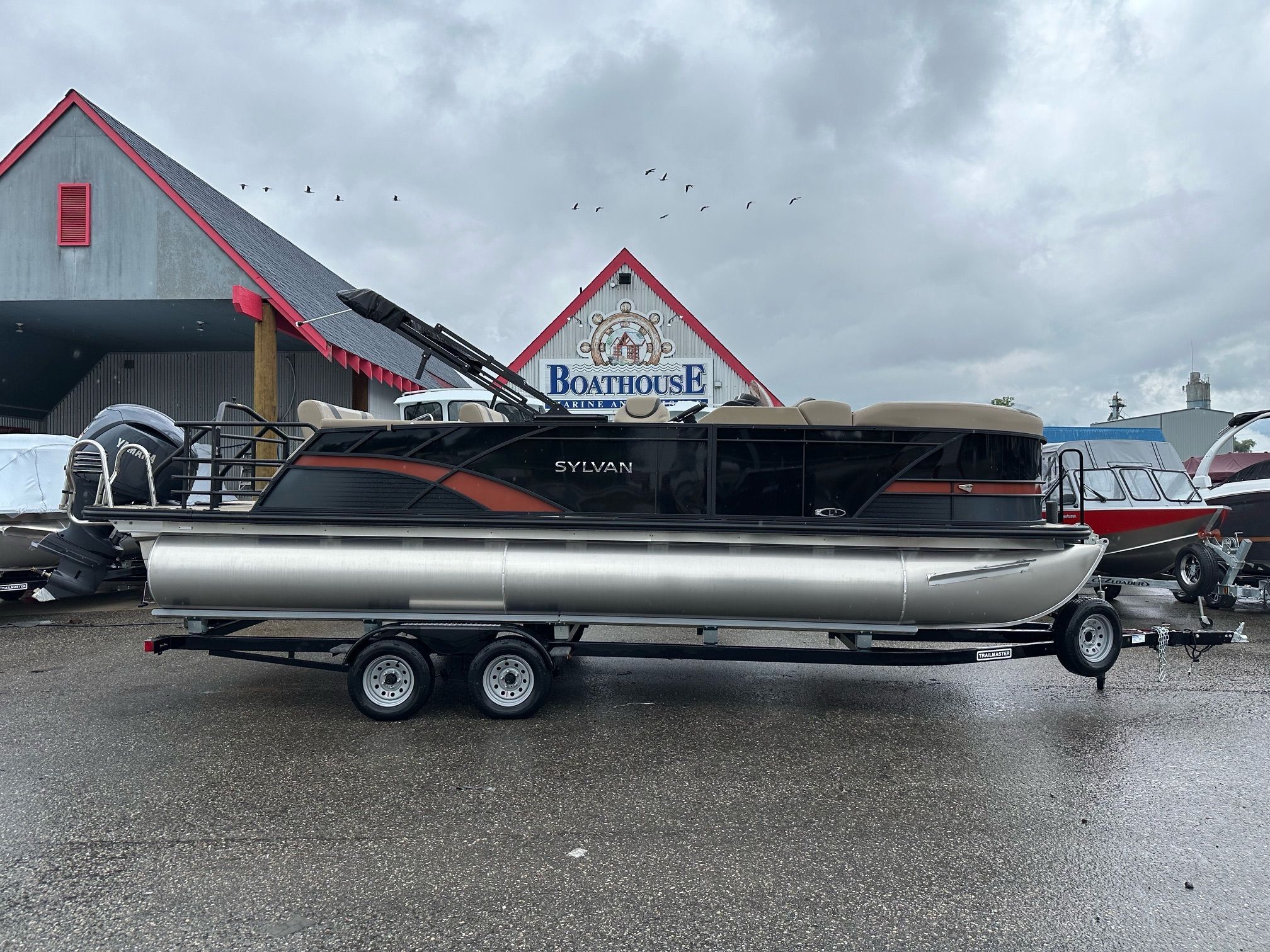 2025 Sylvan L-3 DLZ W/200HP Yamaha Tri Toon 