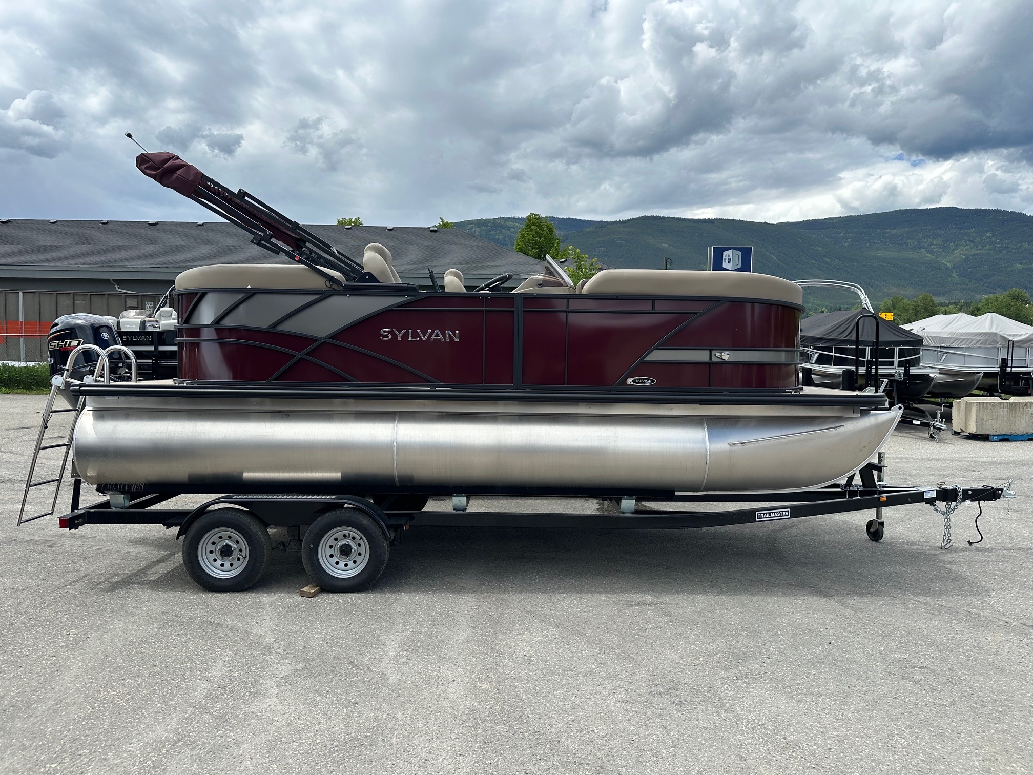 2025 Sylvan 8520 MIRAGE LZ 