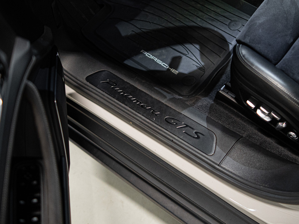 2021 Porsche Panamera GTS, Toronto, Cash