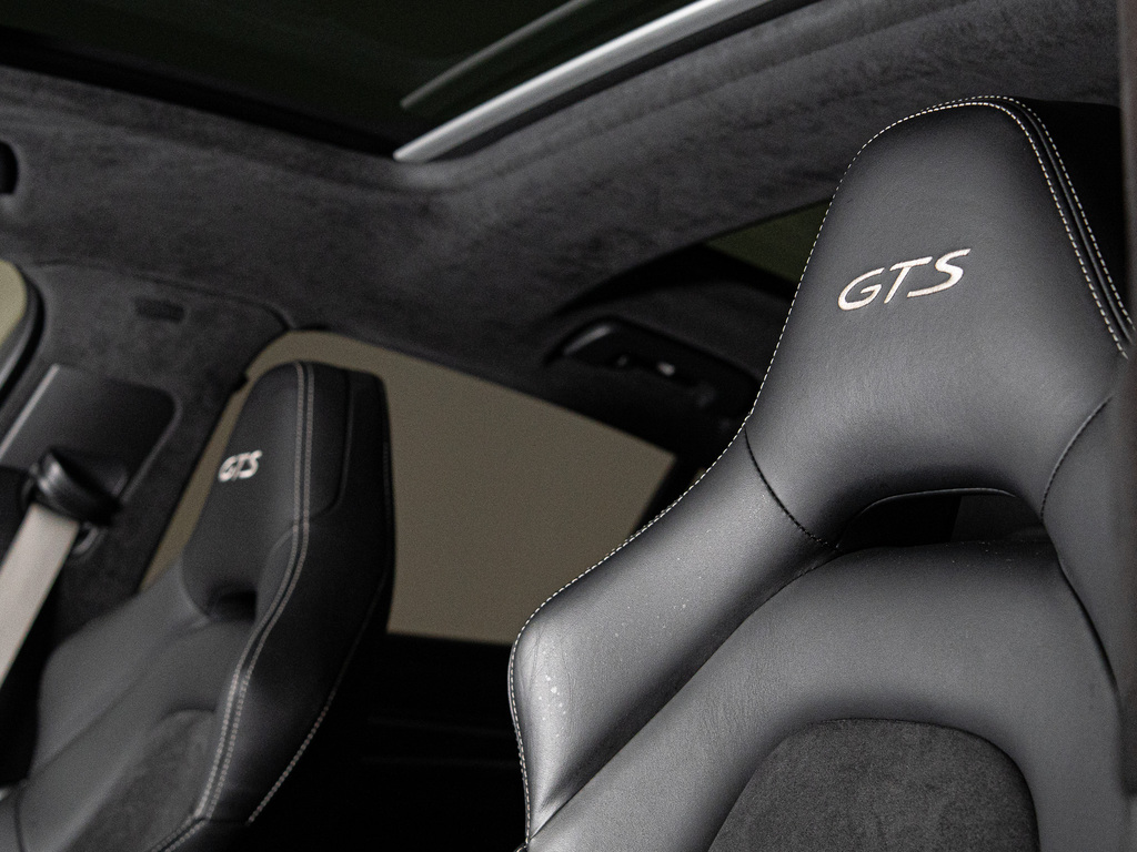 2021 Porsche Panamera GTS, Toronto, Cash