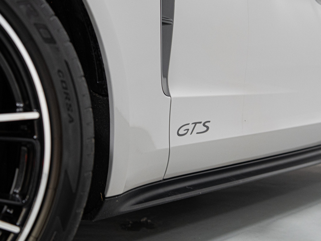 2021 Porsche Panamera GTS, Toronto, Cash