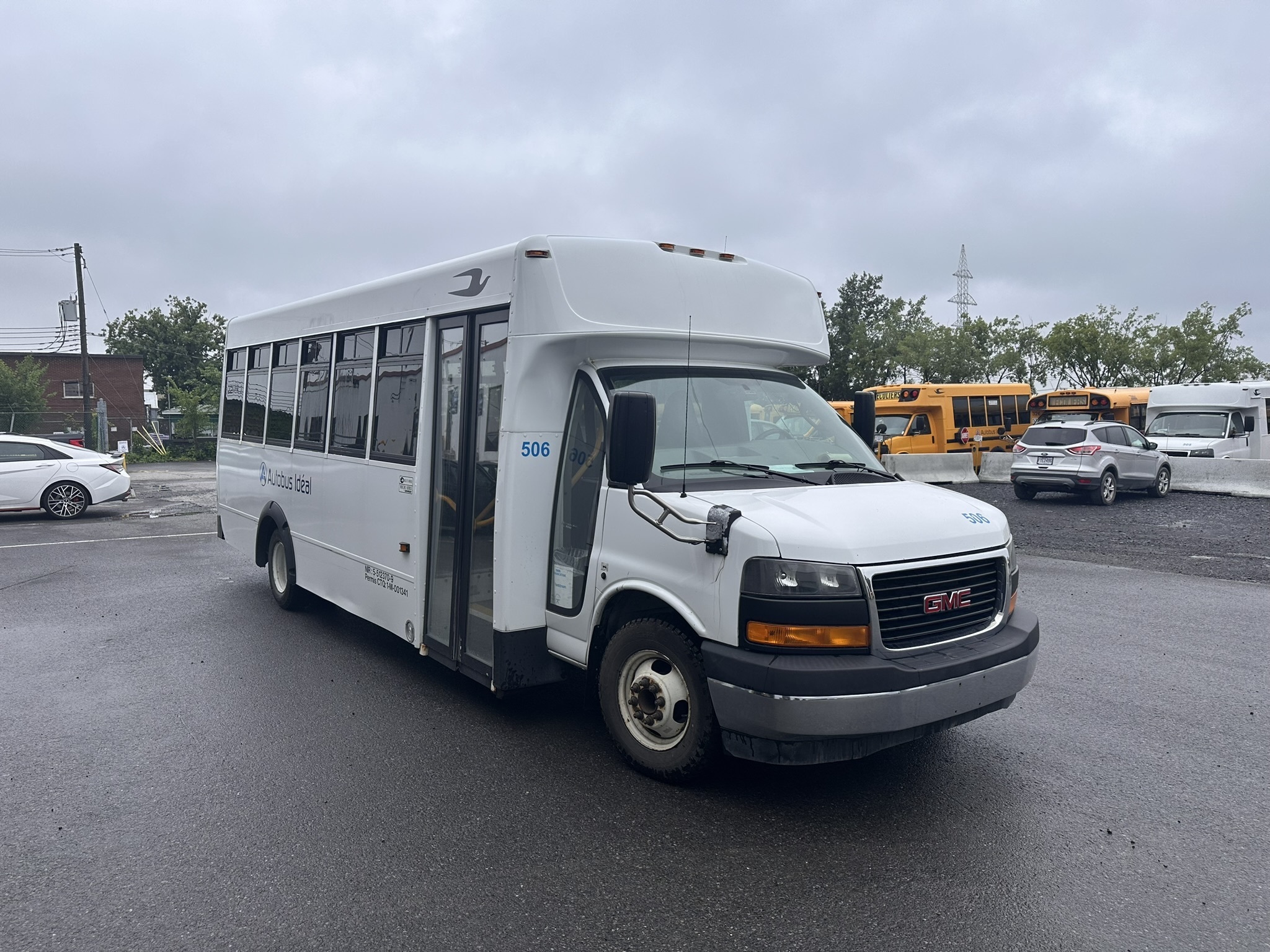 2019 Blue Bird Bus Girardin G-5 MINIBUS 25 SEATS 2019 GMC MINIBUS IMPECCABLE