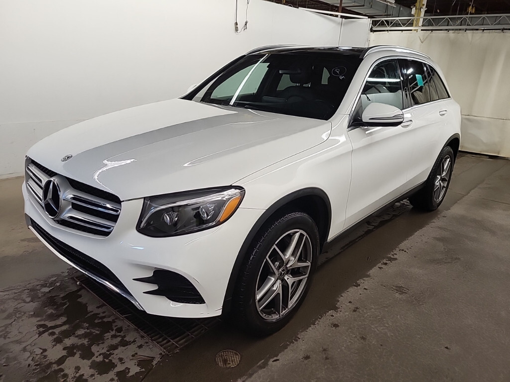 2019 Mercedes-Benz GLC-Class GLC300 / Premium Pkg / Sport Pkg / Panoramic / Nav