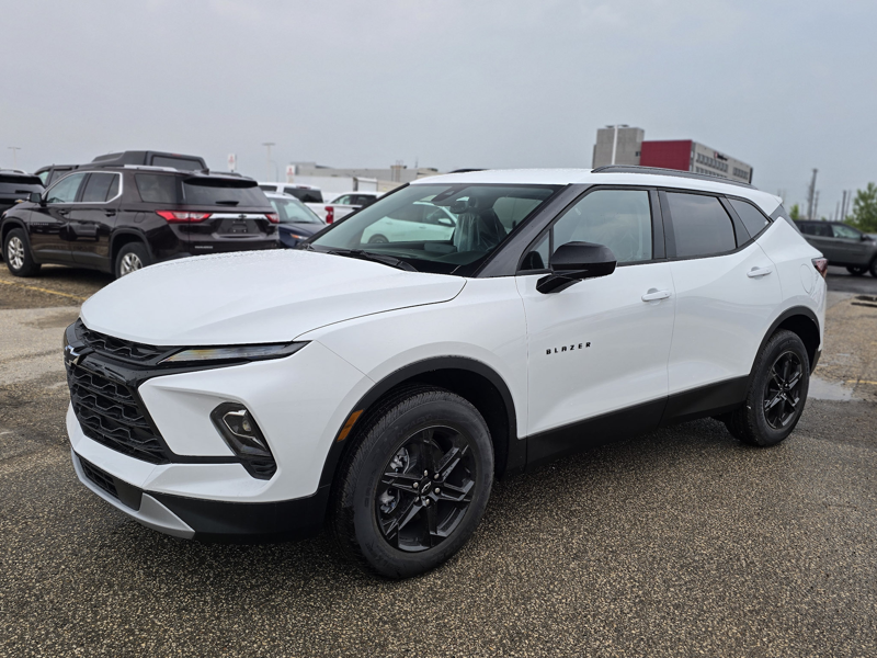 2025 Chevrolet Blazer AWD 4dr LT