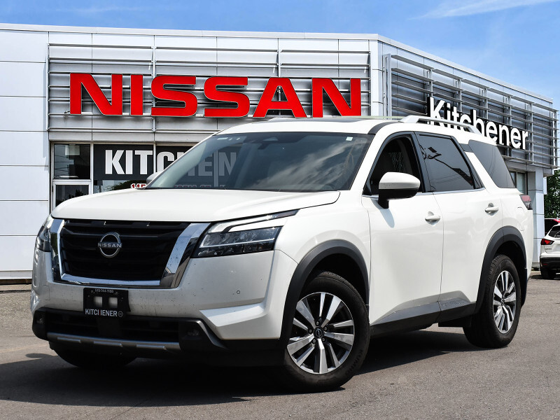 2023 Nissan Pathfinder SL 