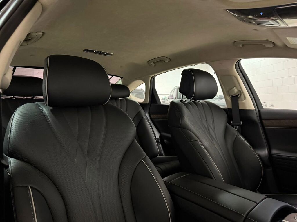 2023 Genesis Electrified G80 Prestige AWD, Vancouver, Cash