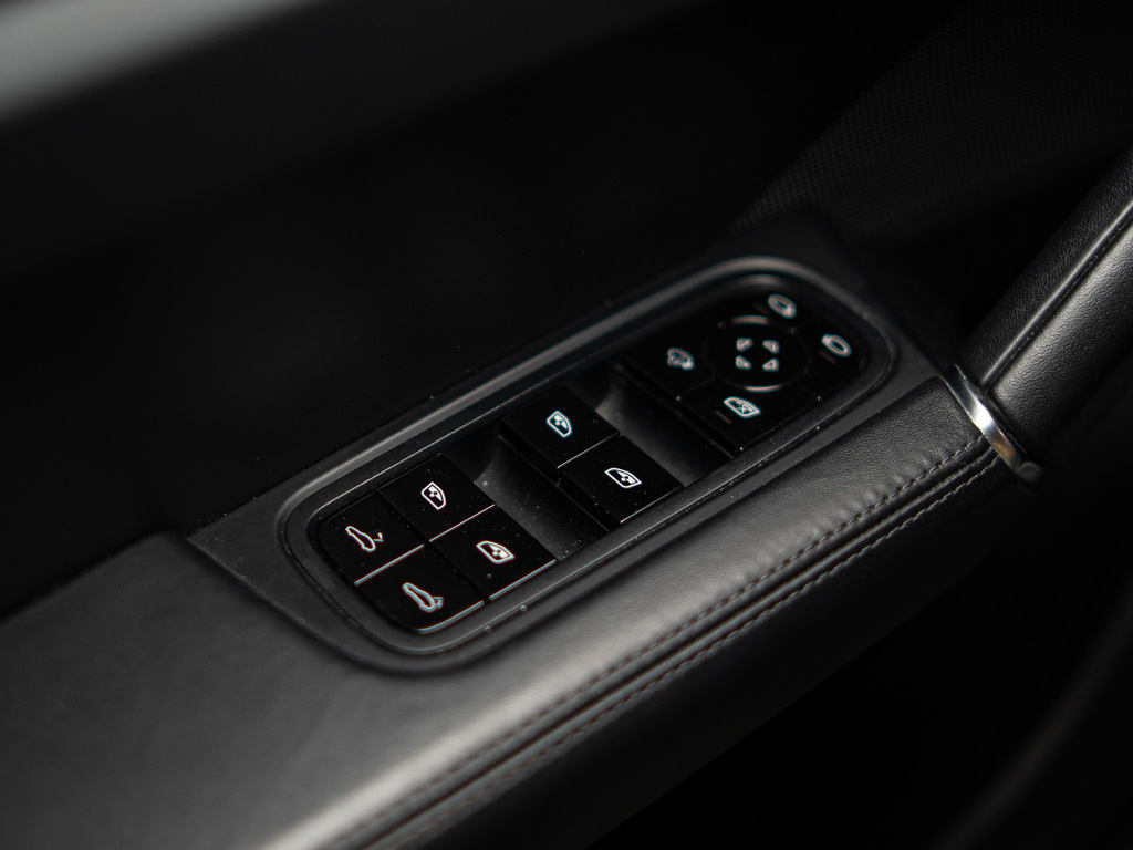2021 Porsche Cayenne Coupe GTS, Toronto, Cash