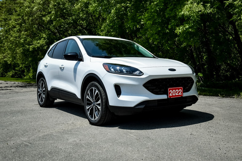 2022 Ford Escape SE Hybrid  • HEATED SEATS • SPORT APPEARANCE PKG