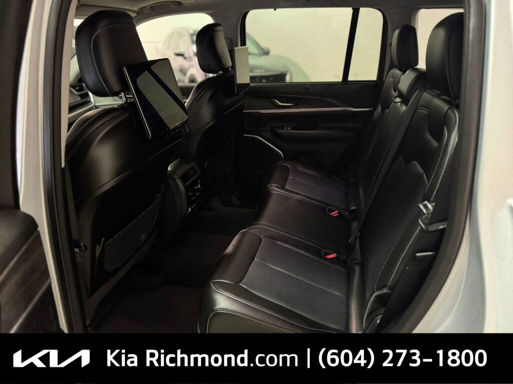 2023 Jeep Grand Cherokee 4xe 4x4   Plug-in Hybrid   Low kms   Fully Loaded, Vancouver, Cash