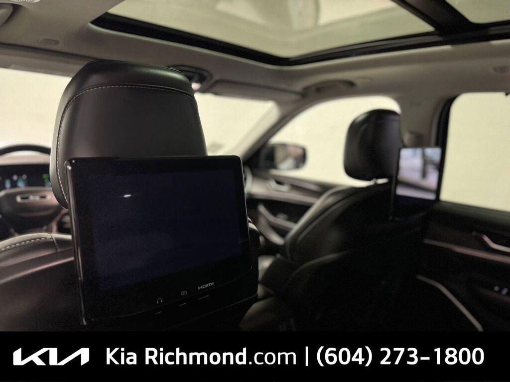 2023 Jeep Grand Cherokee 4xe 4x4   Plug-in Hybrid   Low kms   Fully Loaded, Vancouver, Cash