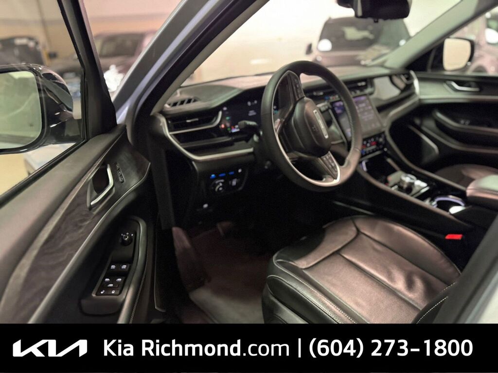2023 Jeep Grand Cherokee 4xe 4x4   Plug-in Hybrid   Low kms   Fully Loaded, Vancouver, Cash